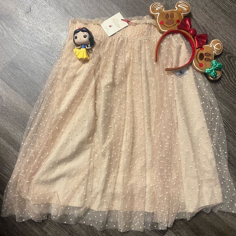 NWT Lauren Conrad Snow White Skirt